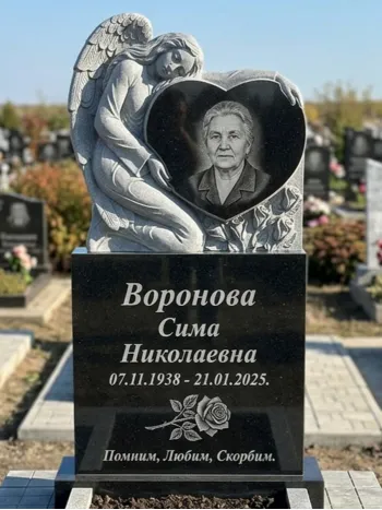 Памятник из гранита "Ангел 02"