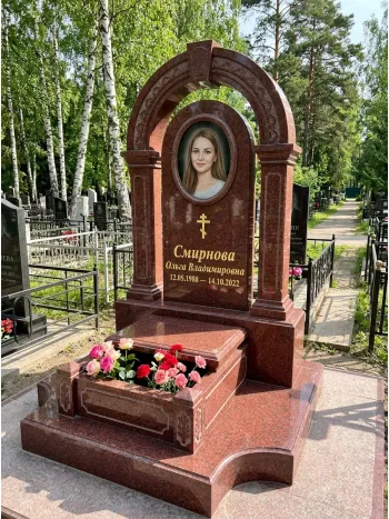Памятники из гранита Капустинский