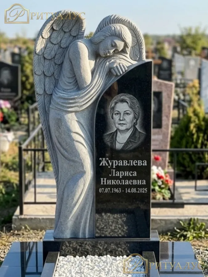Памятник из гранита "Ангел Плачущий 04"