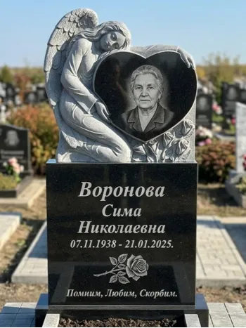 Памятник из гранита "Ангел 02"