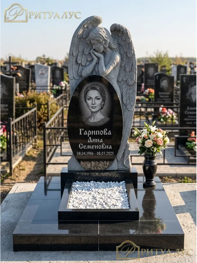Памятник из гранита "Ангел" 10