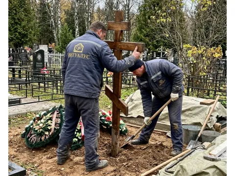 Что делать с крестом после установки памятника на могилу