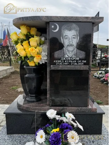 Индивидуальный колумбарий на могилу "Классика 1"