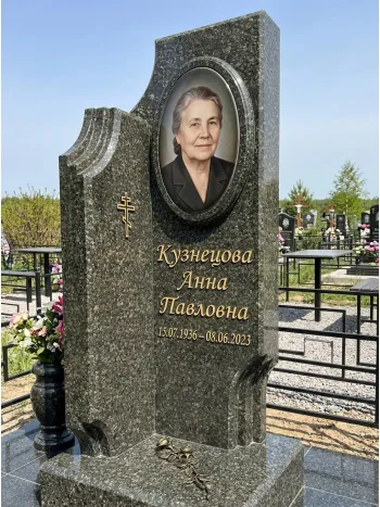 Памятники из гранита Балтик Грин